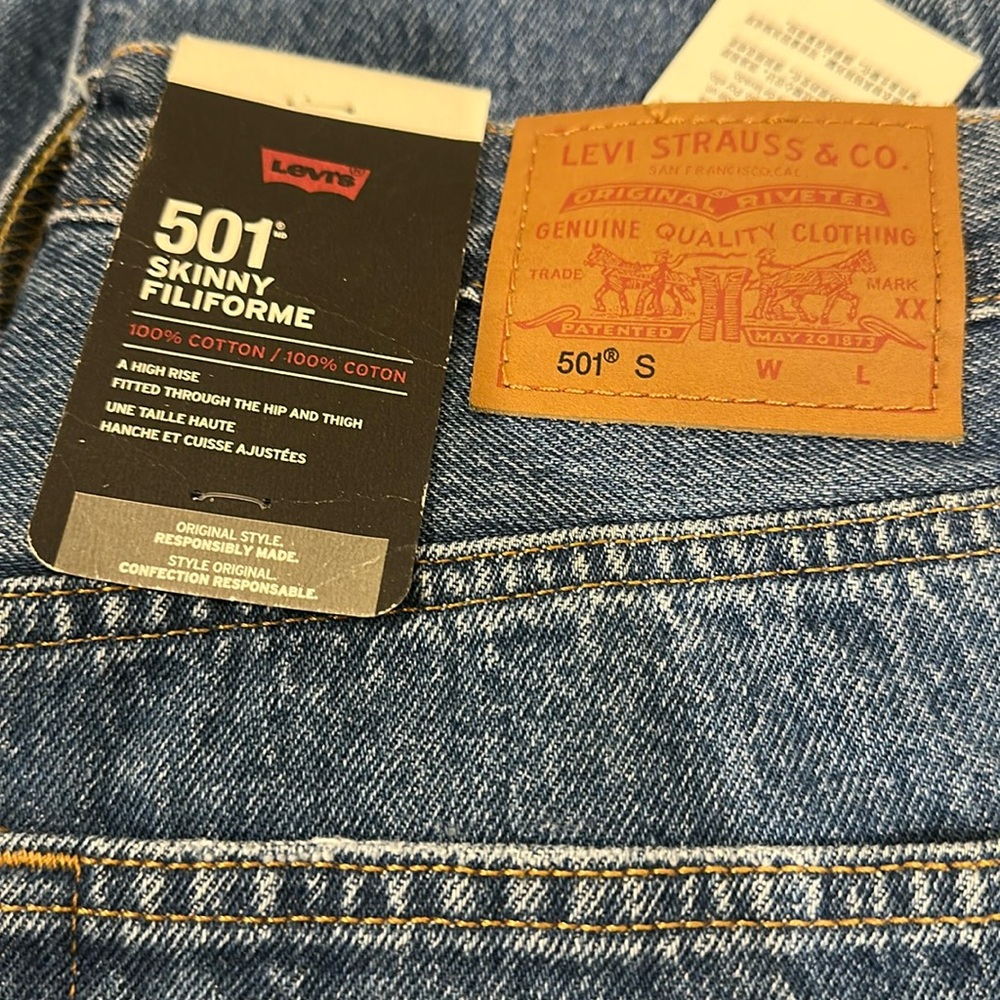 501 Distressed Skinny